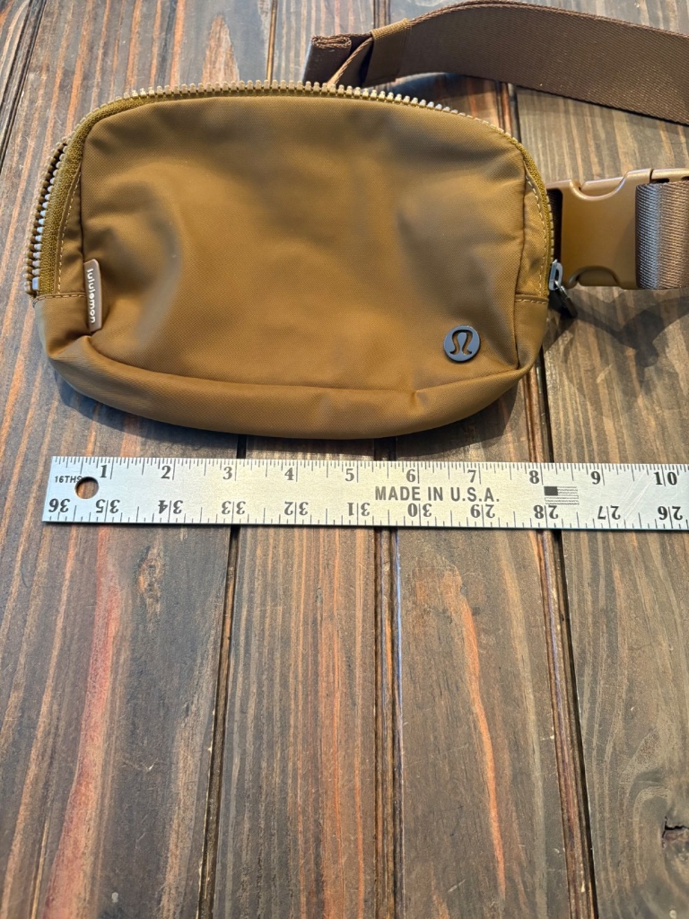 Lululemon Everywhere Belt Bum Crossbody Bag Gold - Picture 4 of 8
